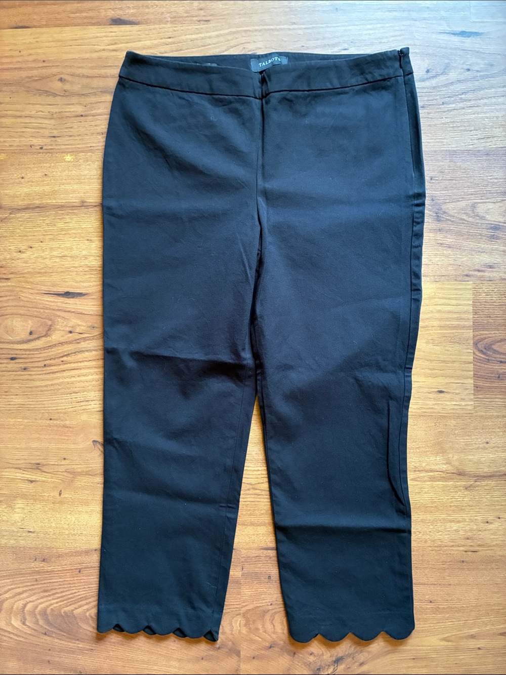 Talbots Chatham Cropped Pants with Scalloped Hem Size 10
